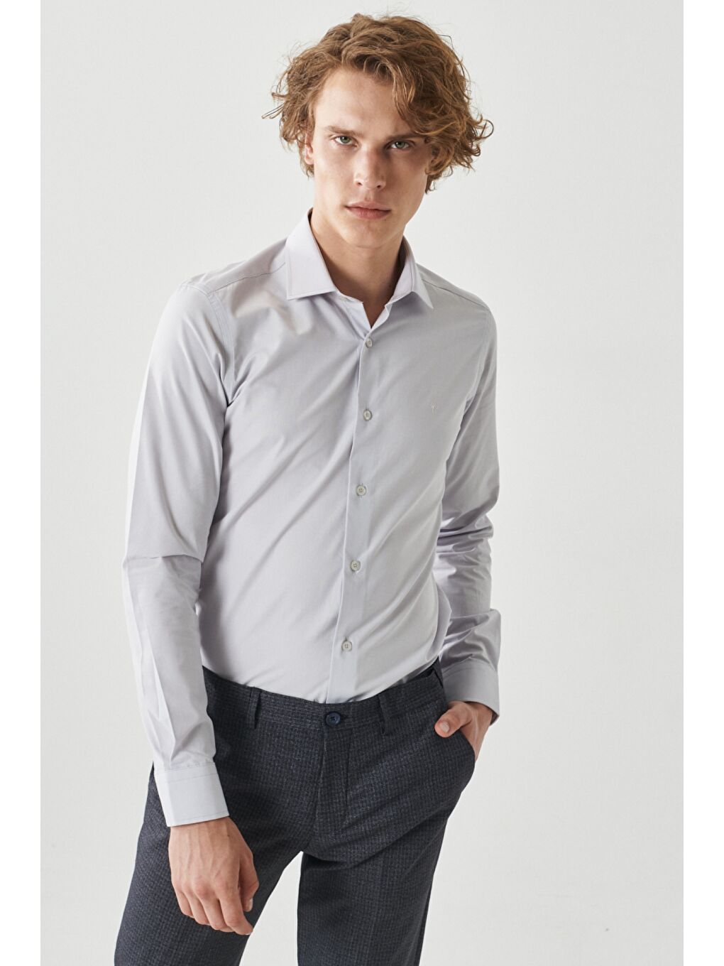 Erkek Gri Kolay Ütülenebilir Slim Fit Dar Kesim Klasik Yaka Gömlek
