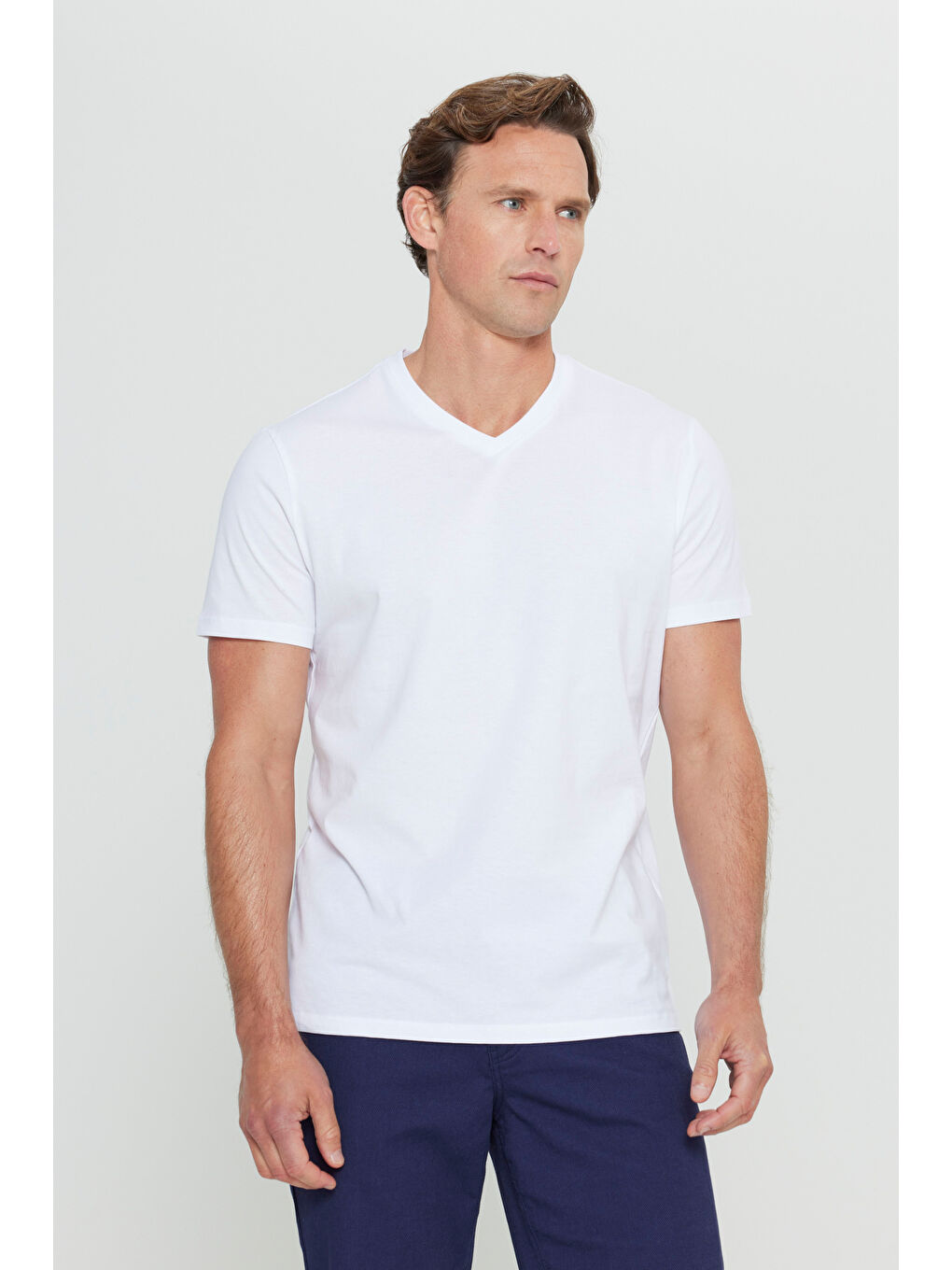 Erkek Beyaz Slim Fit Dar Kesim V Yaka Pamuklu V Yaka Kısa Kollu %100 Pamuk Tişört-5