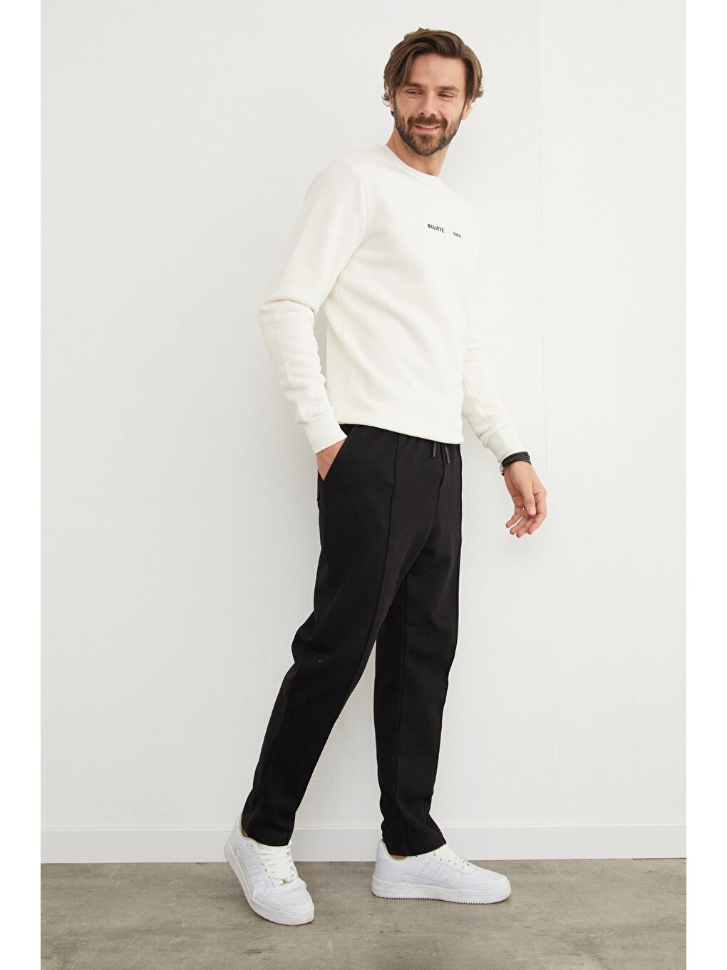 Siyah Beli Bağlamalı Çimalı Jogger Pantolon-1