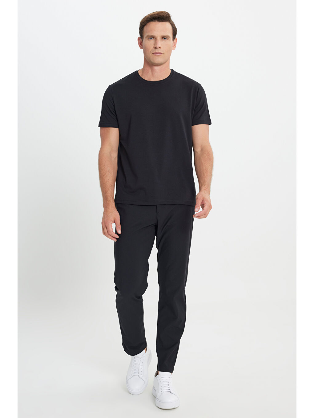 Erkek Siyah Standart Fit Normal Kesim Bisiklet Yaka Pamuklu Tişört-1