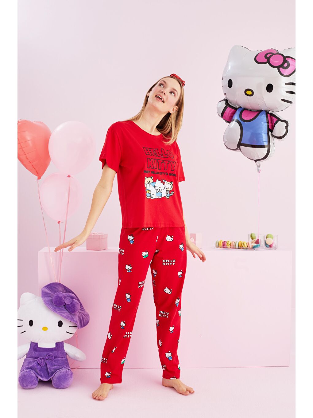 SİYAH İNCİ Kırmızı Hello Kitty Lisanslı %100 Pamuk Kırmızı Çok Renkli Bisklet Yaka Pijama Takım - 1