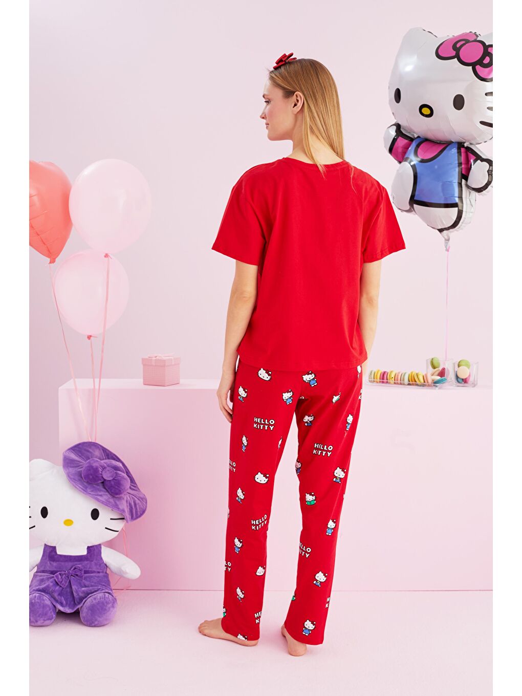 SİYAH İNCİ Kırmızı Hello Kitty Lisanslı %100 Pamuk Kırmızı Çok Renkli Bisklet Yaka Pijama Takım - 2