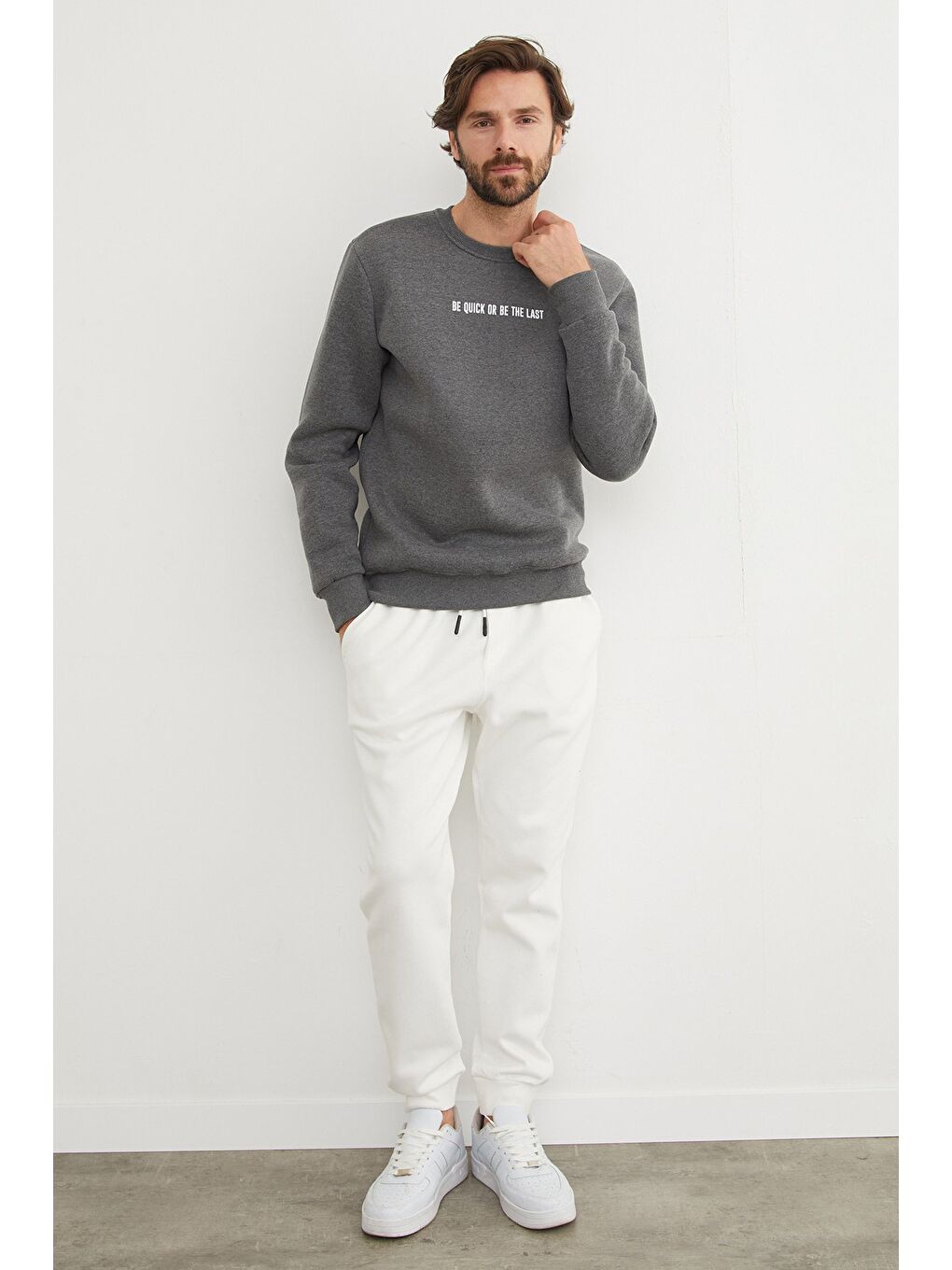 Antrasit 3 İplik Yazı Baskılı Bisiklet Yaka Sweatshirt-2