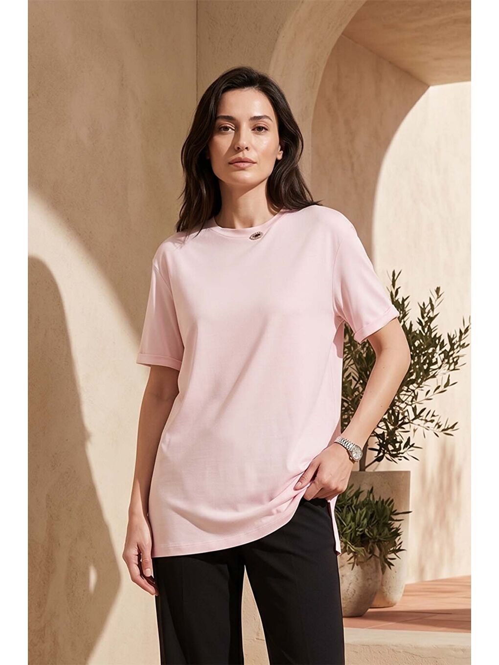 Yakası Boncuk İşlemeli Kısa Kol Bluz 151 Pembe