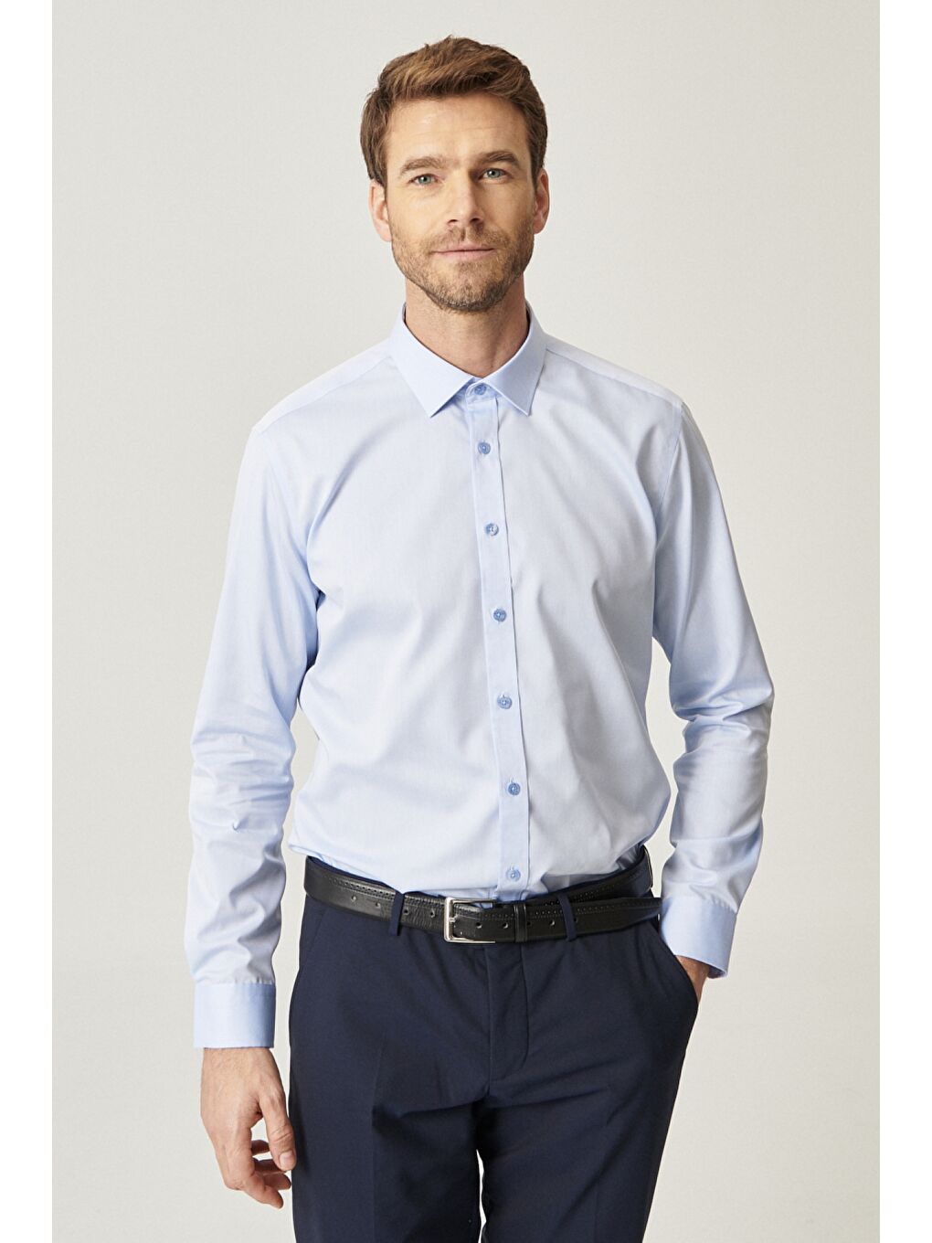 Erkek Açık Mavi Ütü Gerektirmeyen Non-Iron Taılored Slim Fit Dar Kesim %100 Pamuk Gömlek