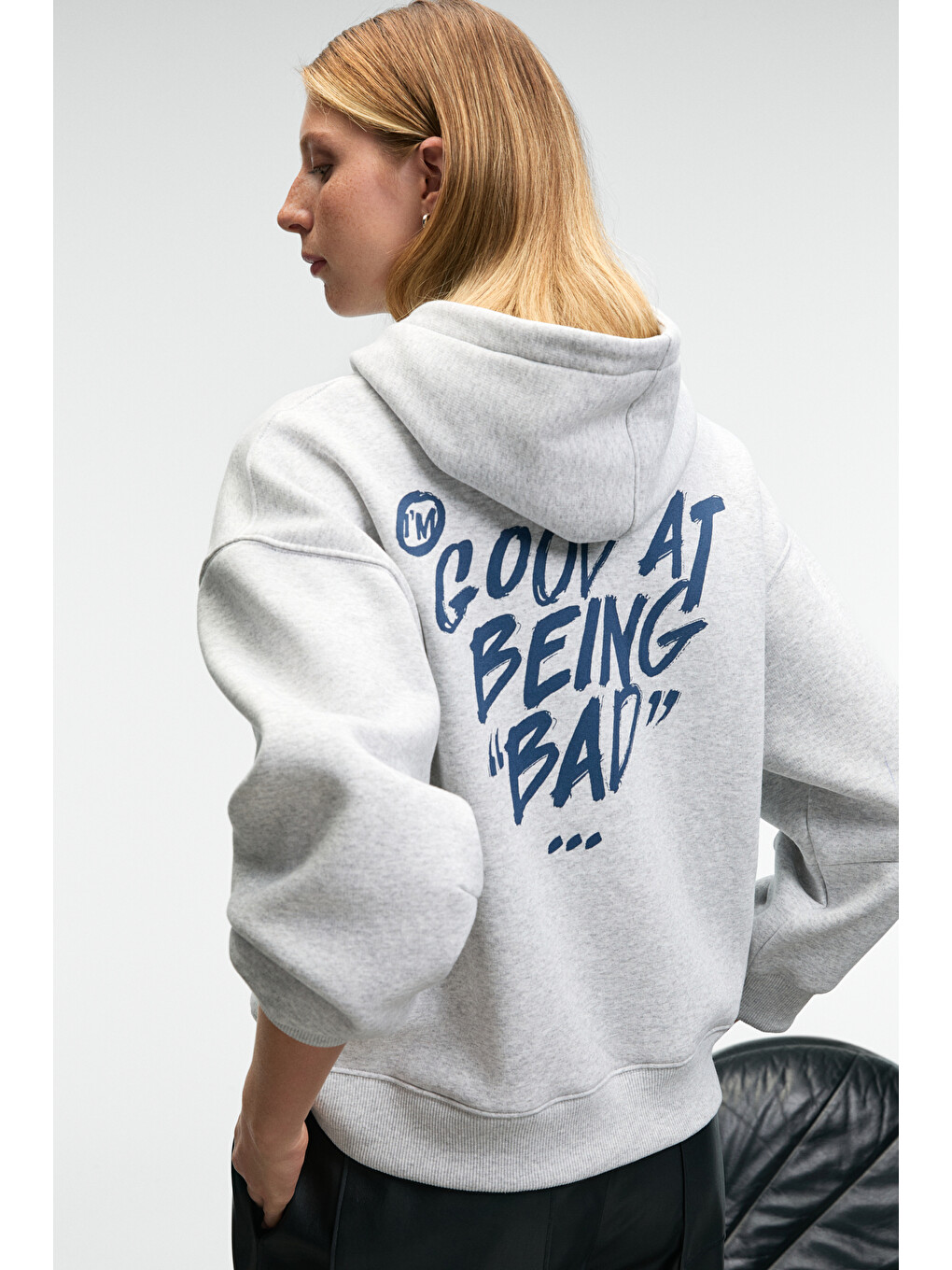 Evantıa Kadın Baskılı Oversize Kapüşonlu Nakış Detaylı Kanguru Cep Gri Melanj Sweatshirt