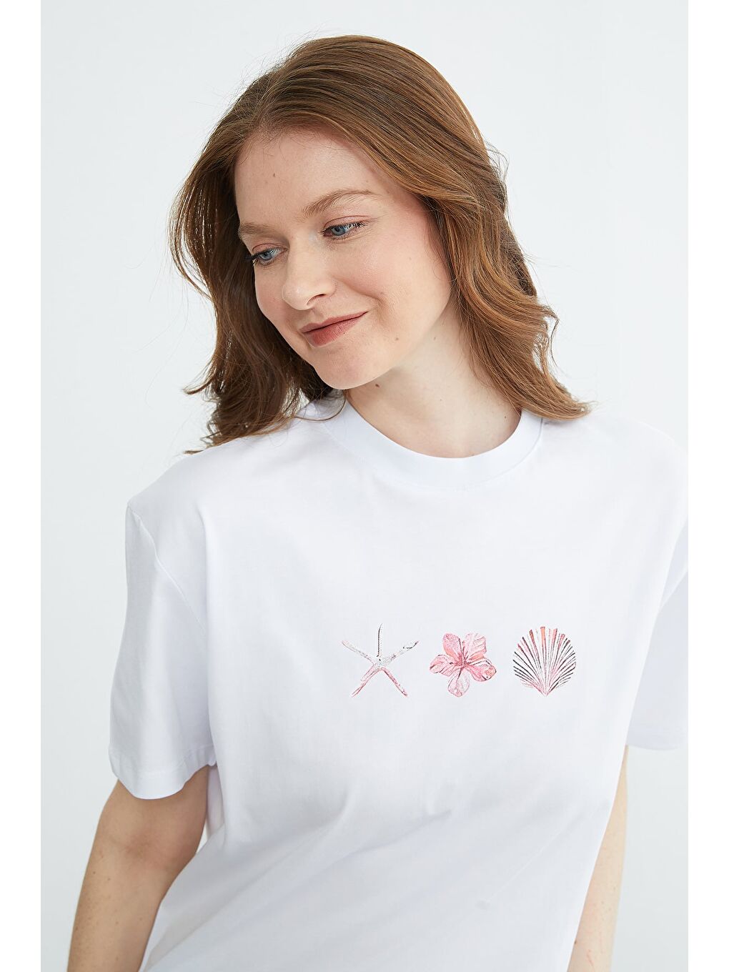 Beyaz Baskılı Bisiklet Yaka Salaş Tişört-3