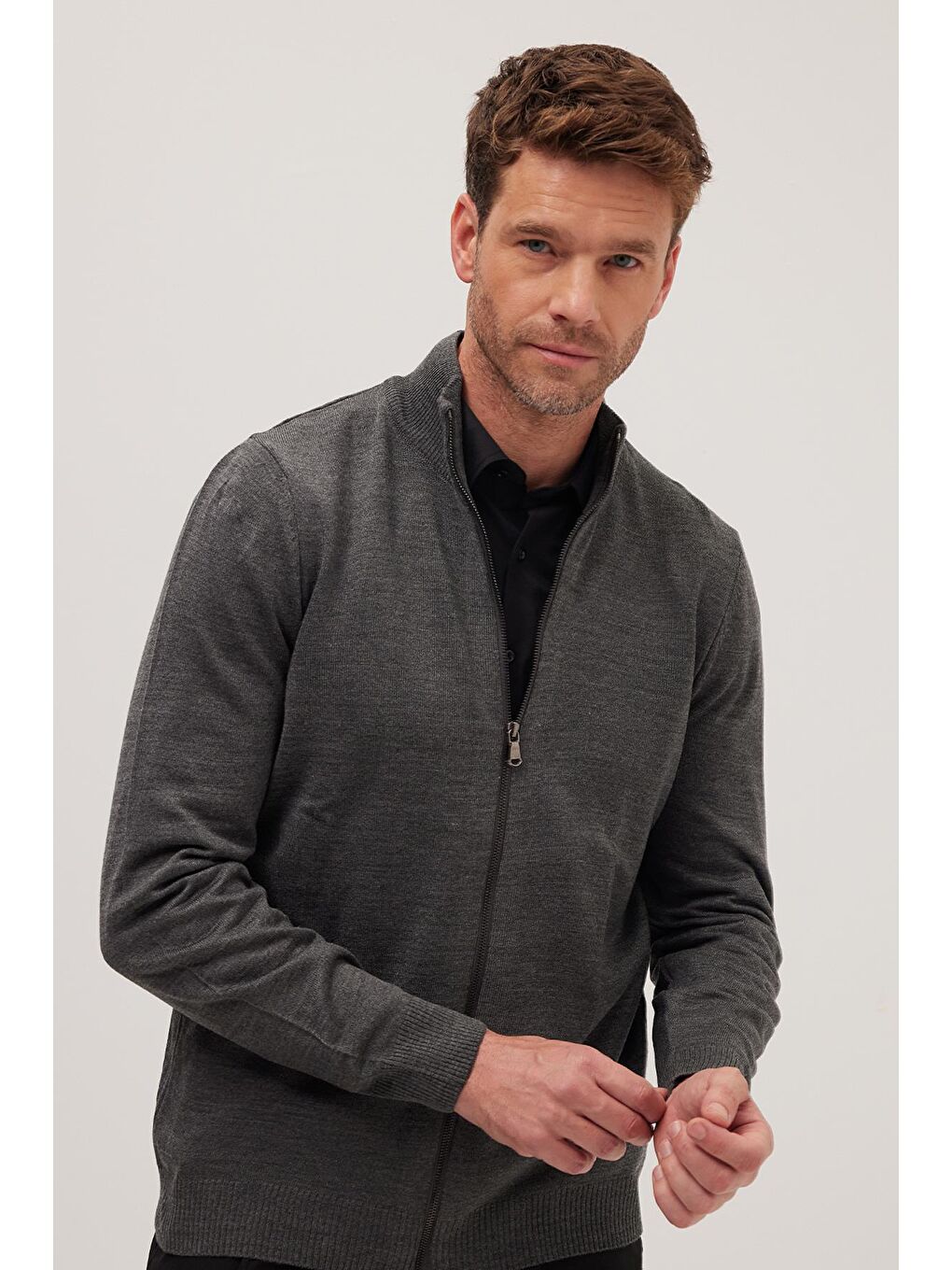 Erkek Slim Fit Dar Kesim Gri Dik Yaka Fermuarlı Düz Hırka-1