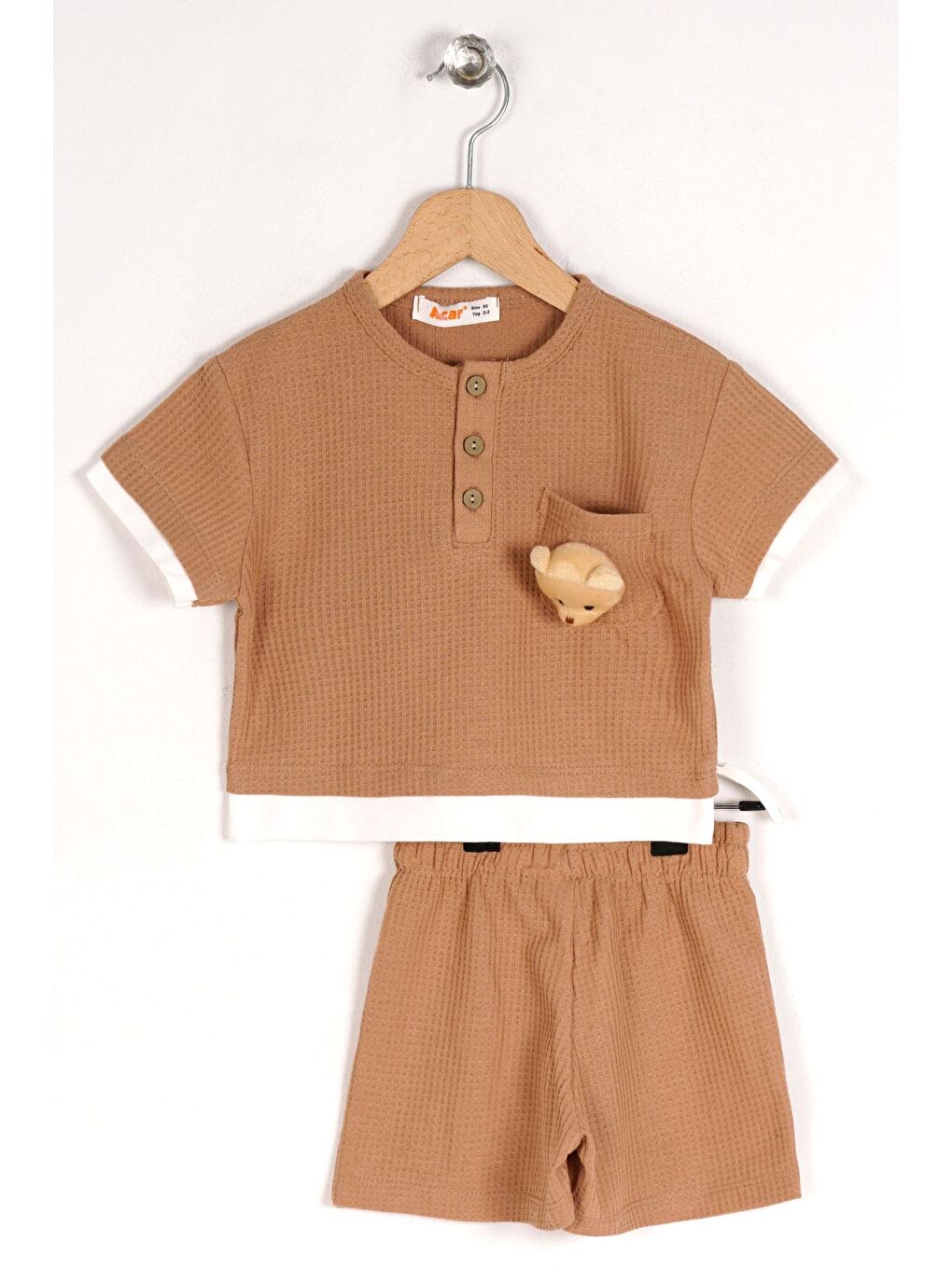 Bisiklet Yaka Kısa Kol Yakası Düğmeli Ayıcık Detaylı Kahverengi Renk Erkek Çocuk Şortlu Takım