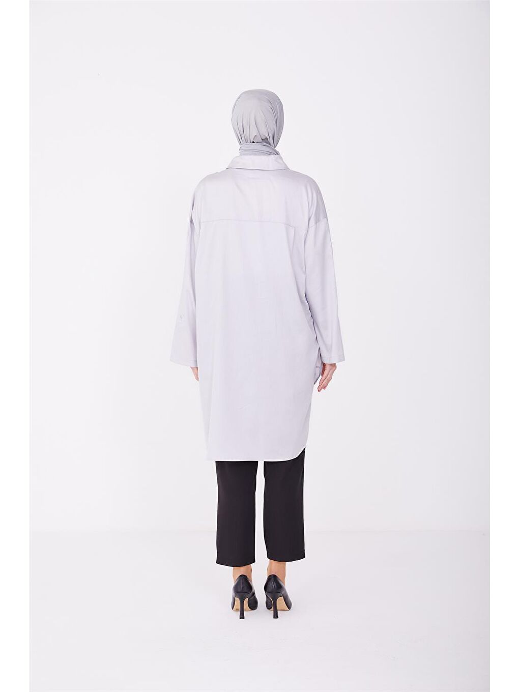 Gri Cep Detaylı Önü Sedef Düğmeli Tunik 23Y4467-4