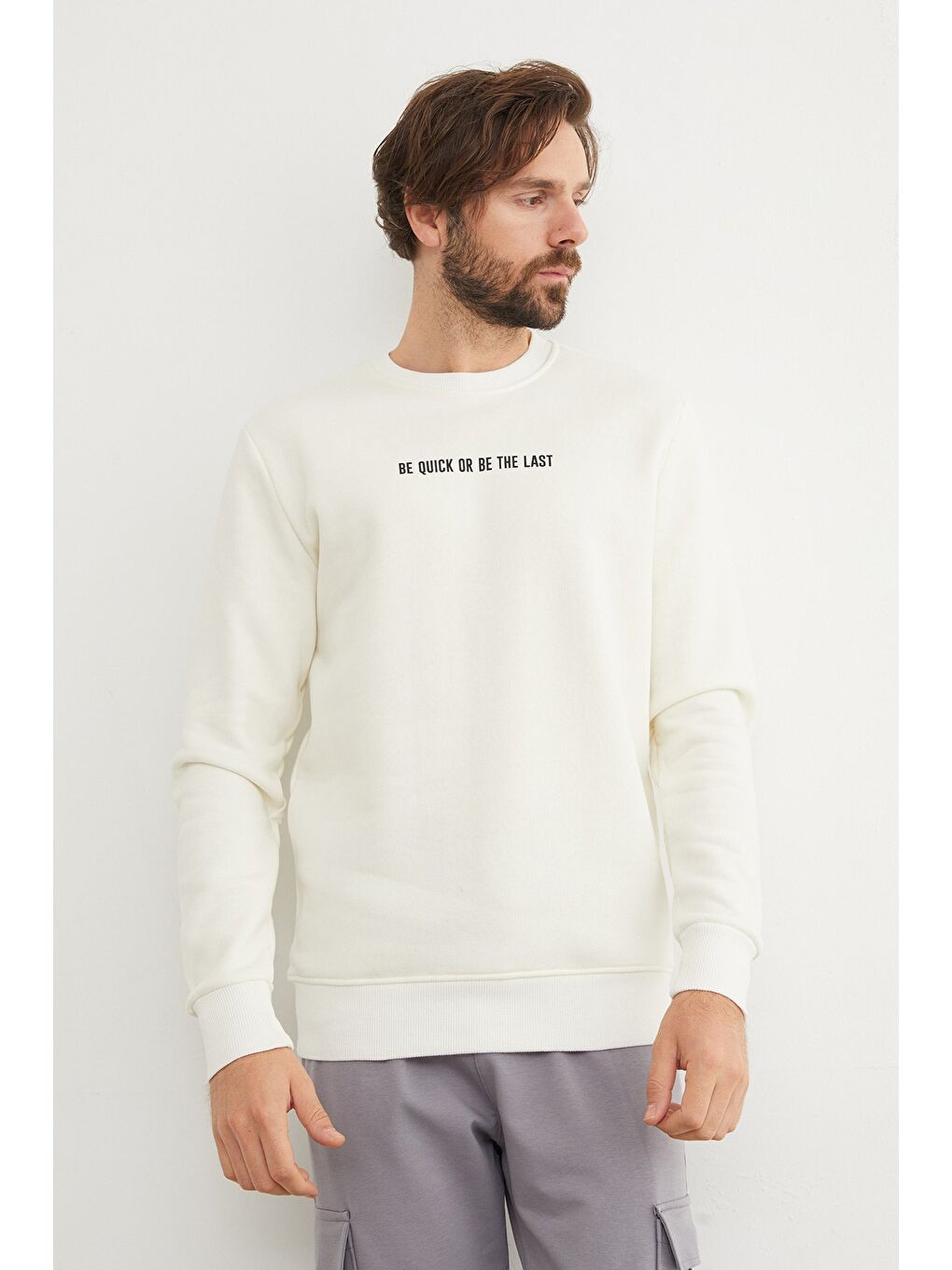 Ekru 3 İplik Yazı Baskılı Bisiklet Yaka Büyük Beden Sweatshirt-1
