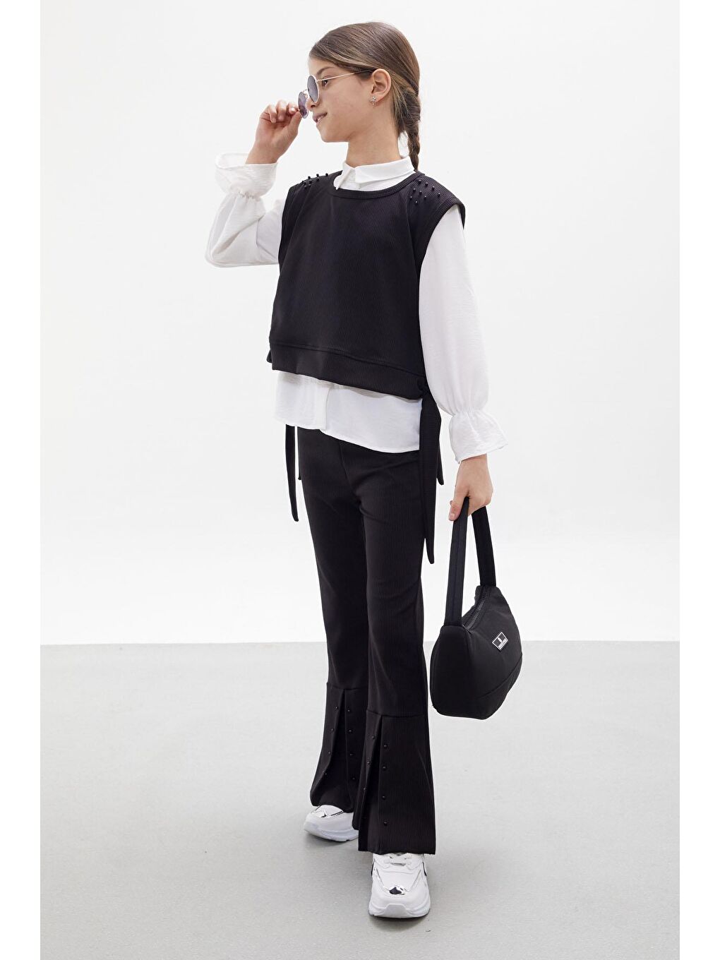 Siyah Süveterli Gömlekli Boncuk Detaylı Yırtmaçlı Taytlı Kız Çocuk Takım 18090