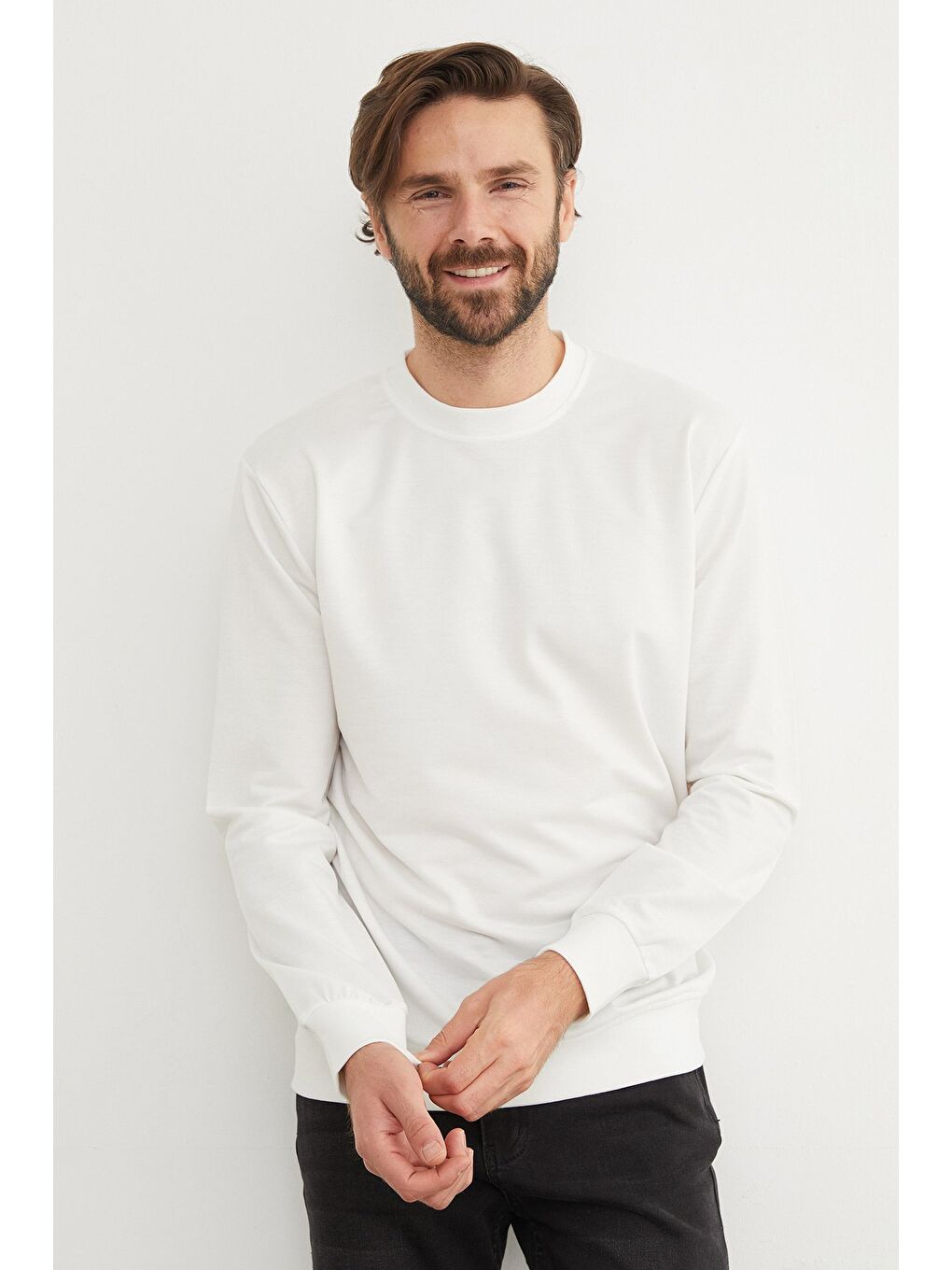 Beyaz Basic Bisiklet Yaka Sweatshirt-2