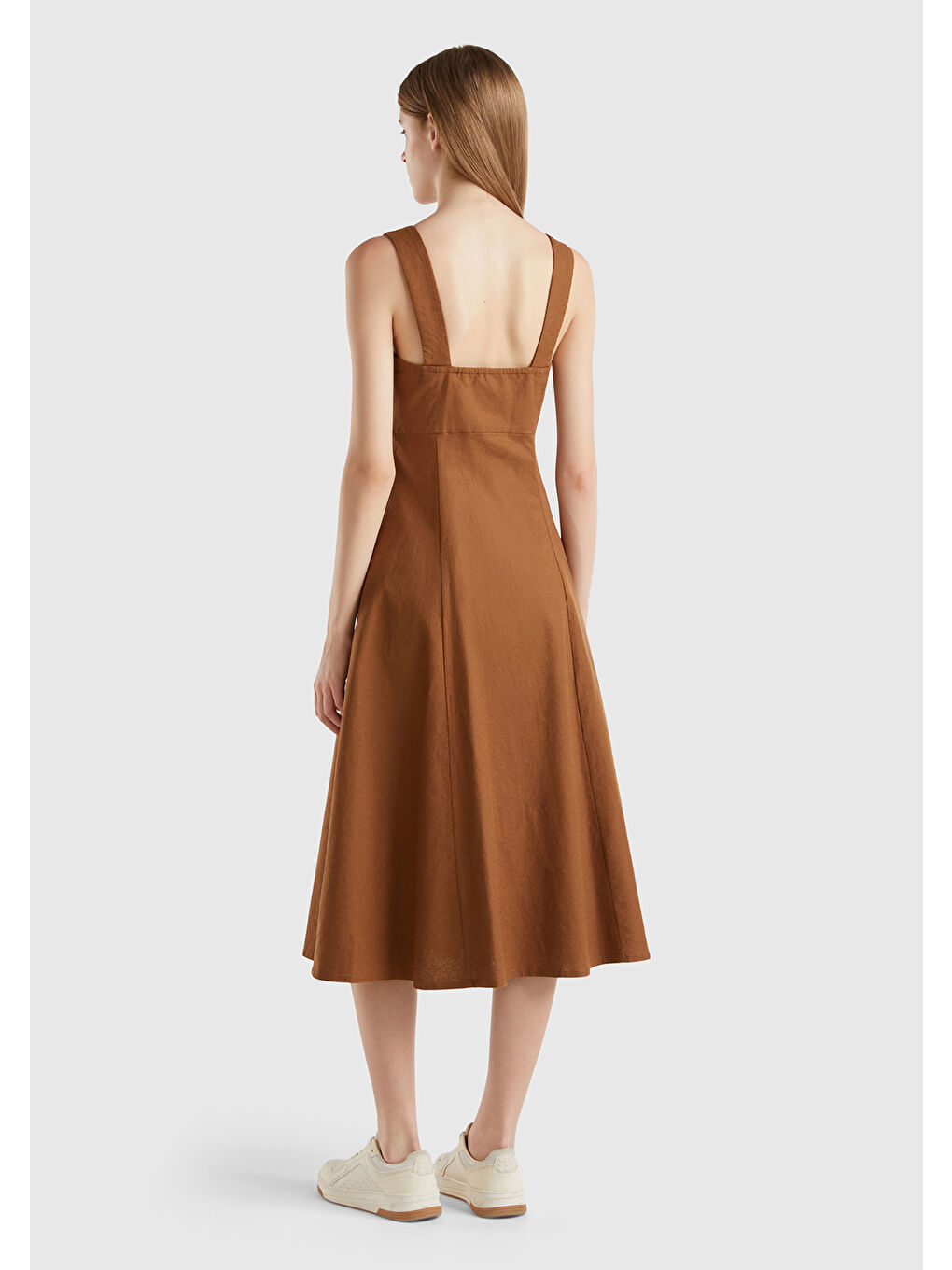 Kadın Kahverengi Keten ve Pamuk Karışımlı Kalın Askılı Uzun Kare Yaka Elbise-1