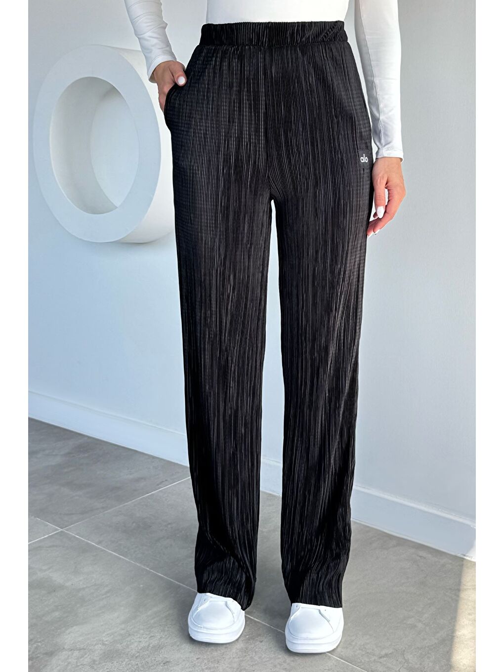 Siyah Kadın Bel Lastikli Pileli Pantolon-1