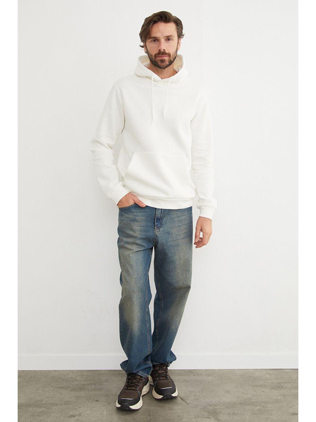 Ekru 3 İplik Kanguru Cepli Sweatshirt-1