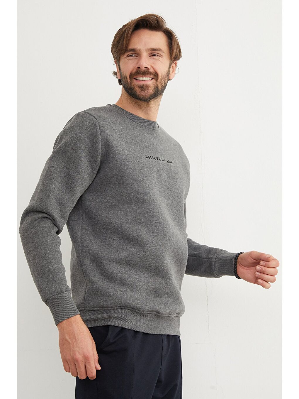 Antrasit 3 İplik Believe In Life Kabartma Baskılı Sweatshirt-1
