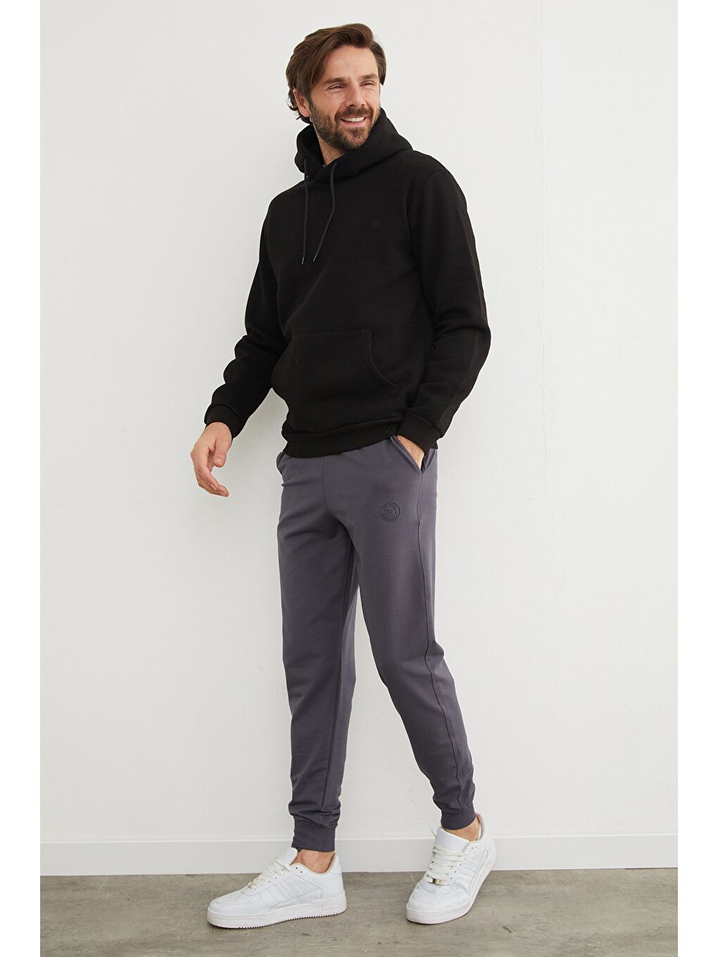 Siyah 3 İplik Kanguru Cepli Sweatshirt-1