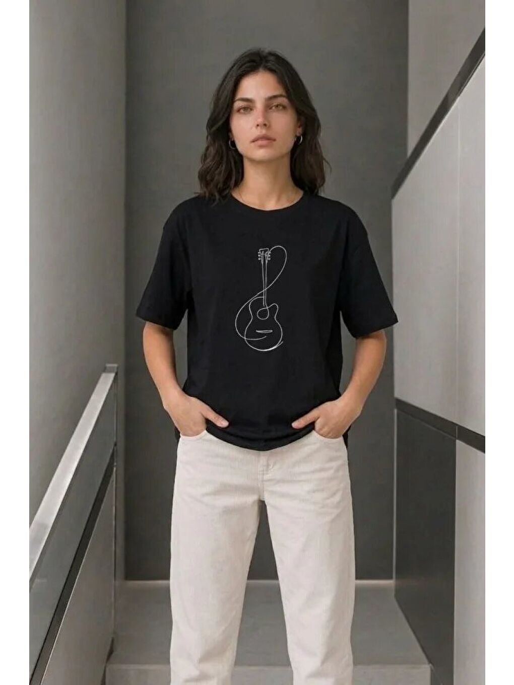 Minimal Gitar Baskılı Tişört T-Shirt Yazlık Kısa Kol Bisiklet Yaka T-Shirt - Siyah-1
