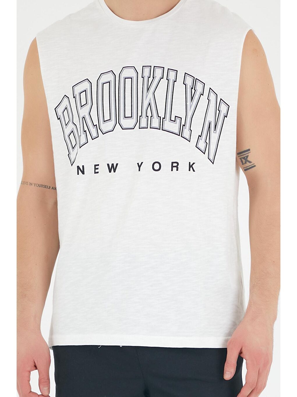 Gri Erkek Bisiklet Yaka Regular Fit Brooklyn Baskılı Kolsuz Tişört SPR22TS116-3