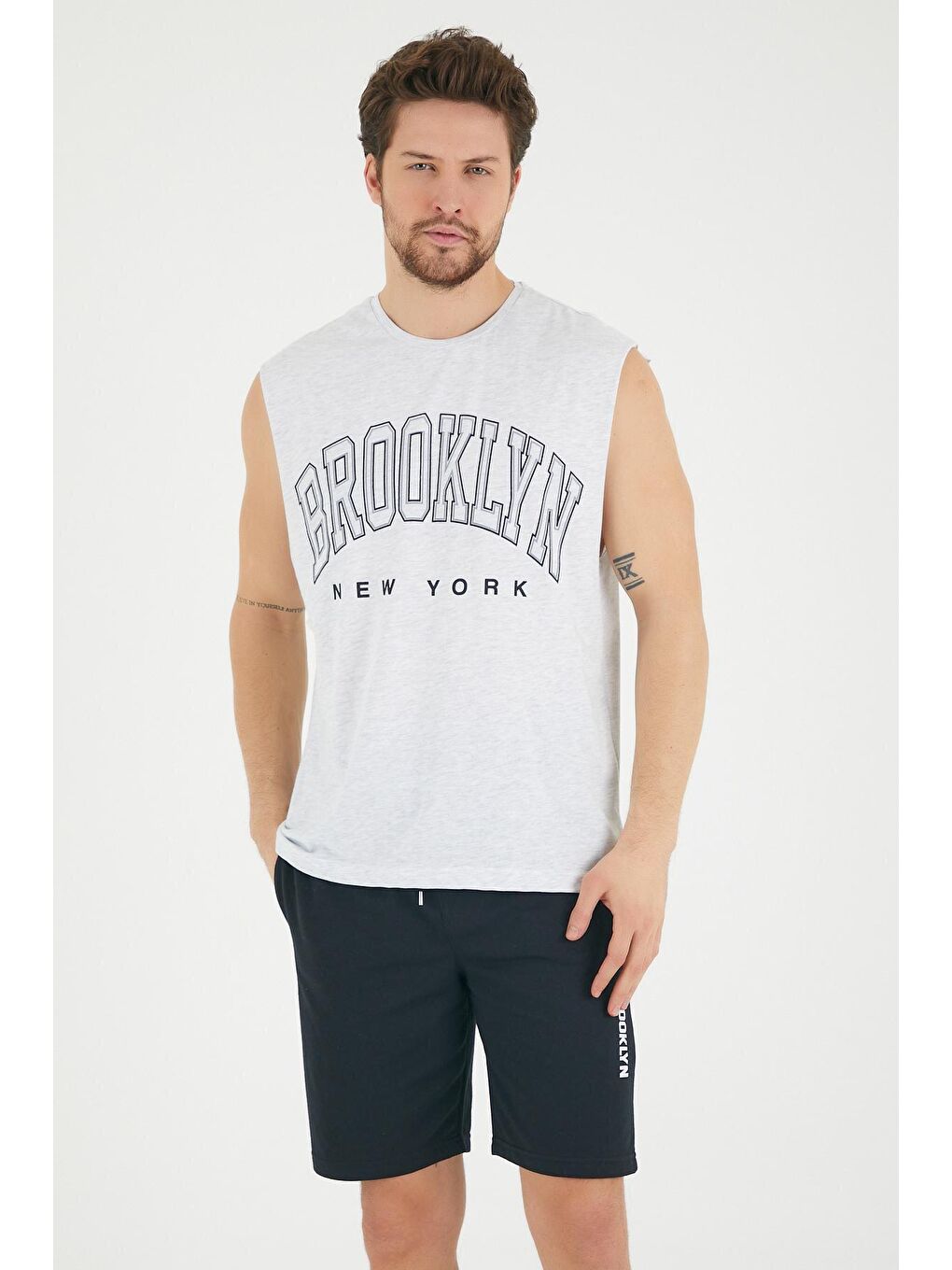 Gri Erkek Bisiklet Yaka Regular Fit Brooklyn Baskılı Kolsuz Tişört SPR22TS116-2