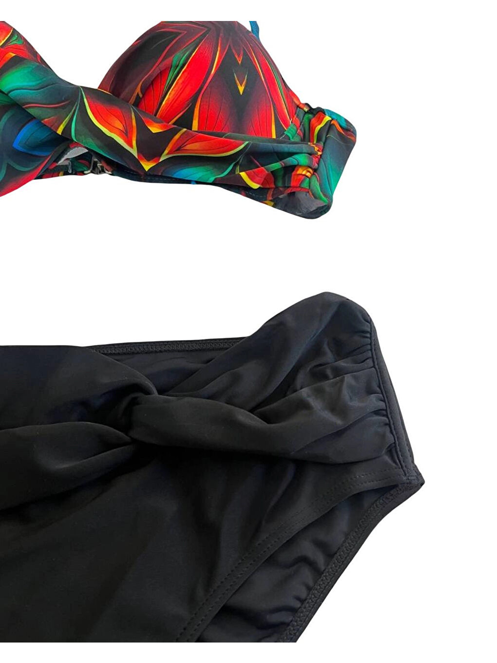 Kadın Siyah Kırmızı Çiçek Desenli Astarlı Büyük Beden Bikini Takımı HZL25S-LC24108-1