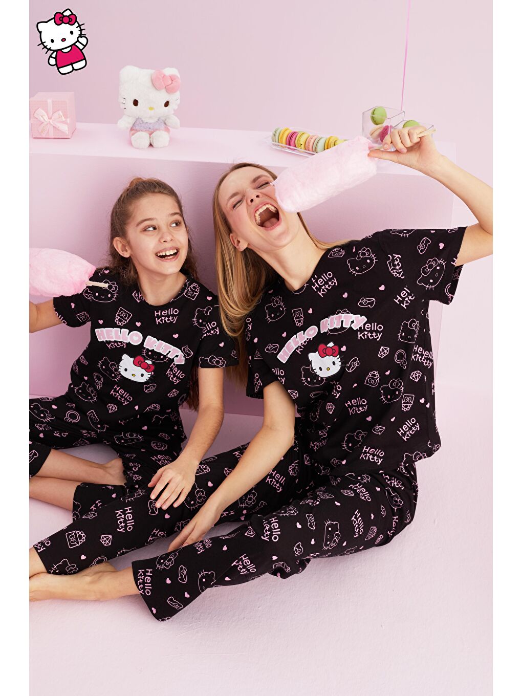 SİYAH İNCİ Siyah Hello Kitty Lisanslı %100 Pamuk Siyah Çok Renkli Bisklet Yaka Pijama Takım