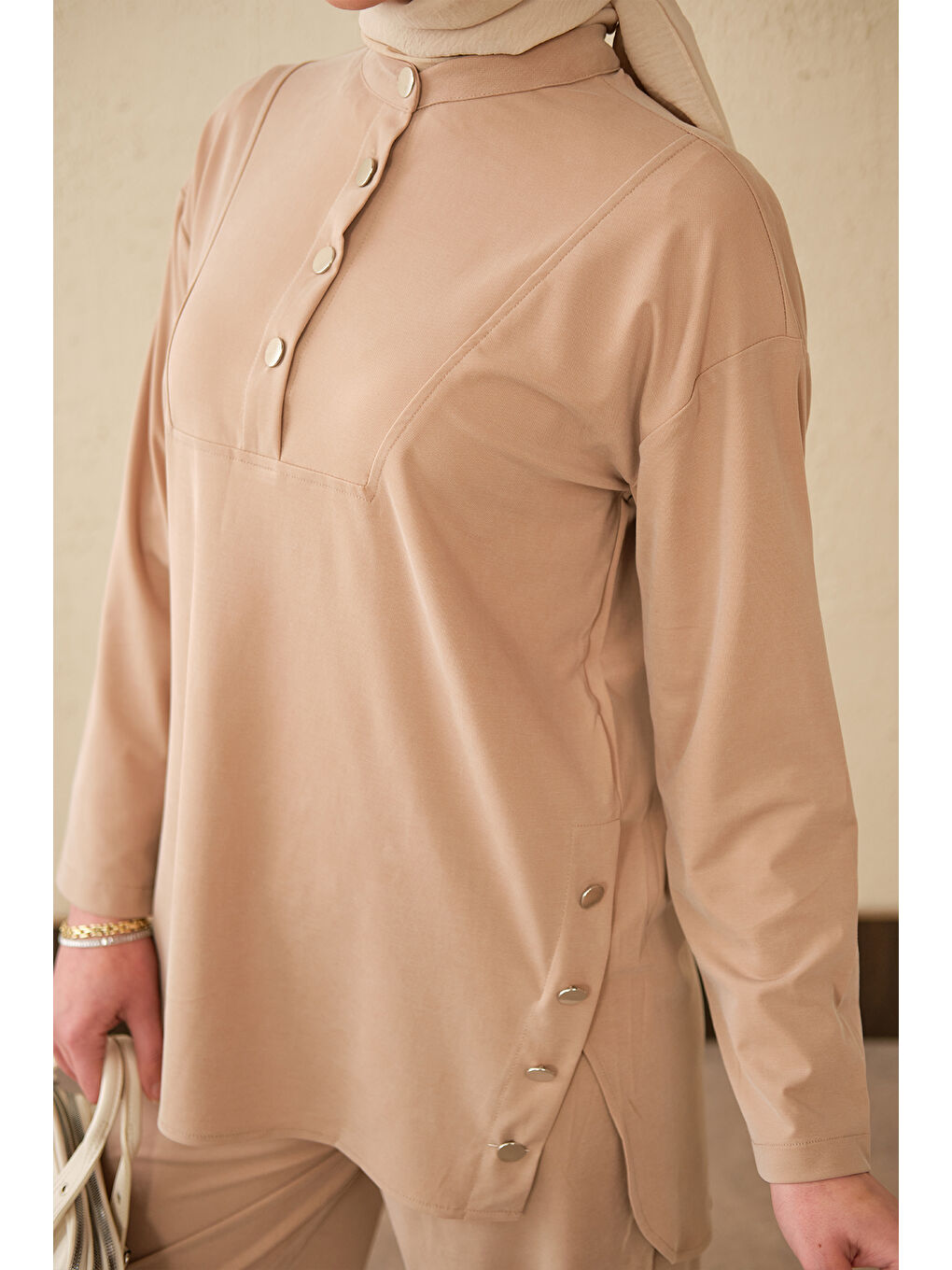 Bej Kadın Yarım Kapama Düğme Detaylı Takım Vizon-3