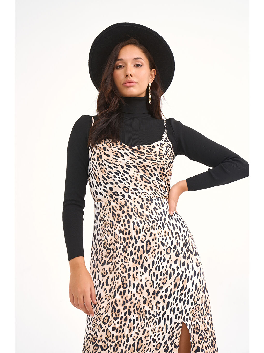 Siyah Leopar Desenli Saten Elbise - Leopar-1