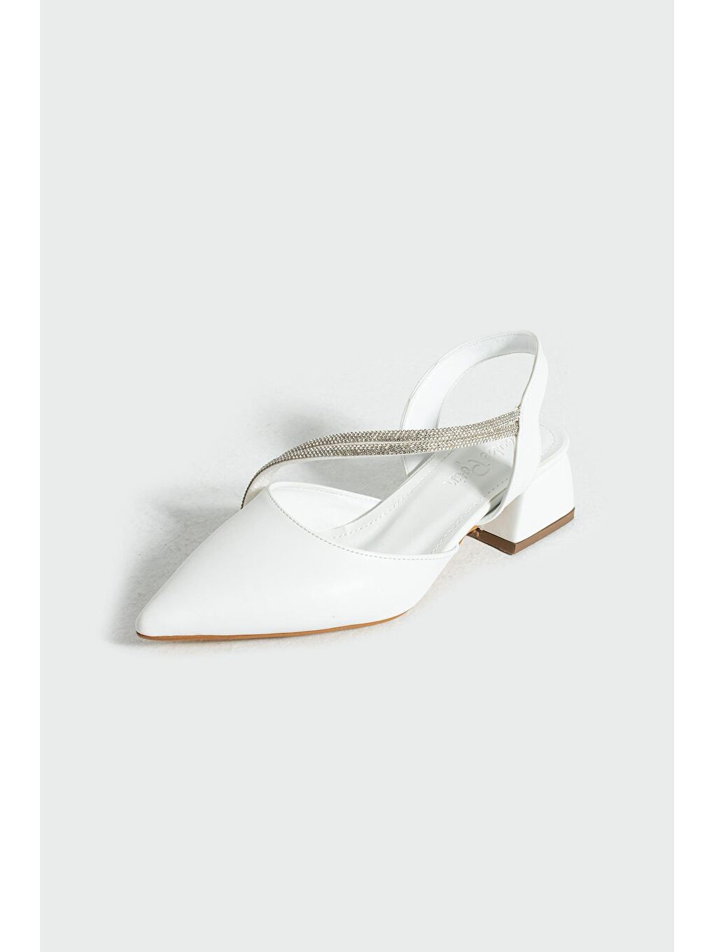 Beyaz Sivri Burun Taş Detaylı Kadın Topuklu Ayakkabı 63-1661-24-4