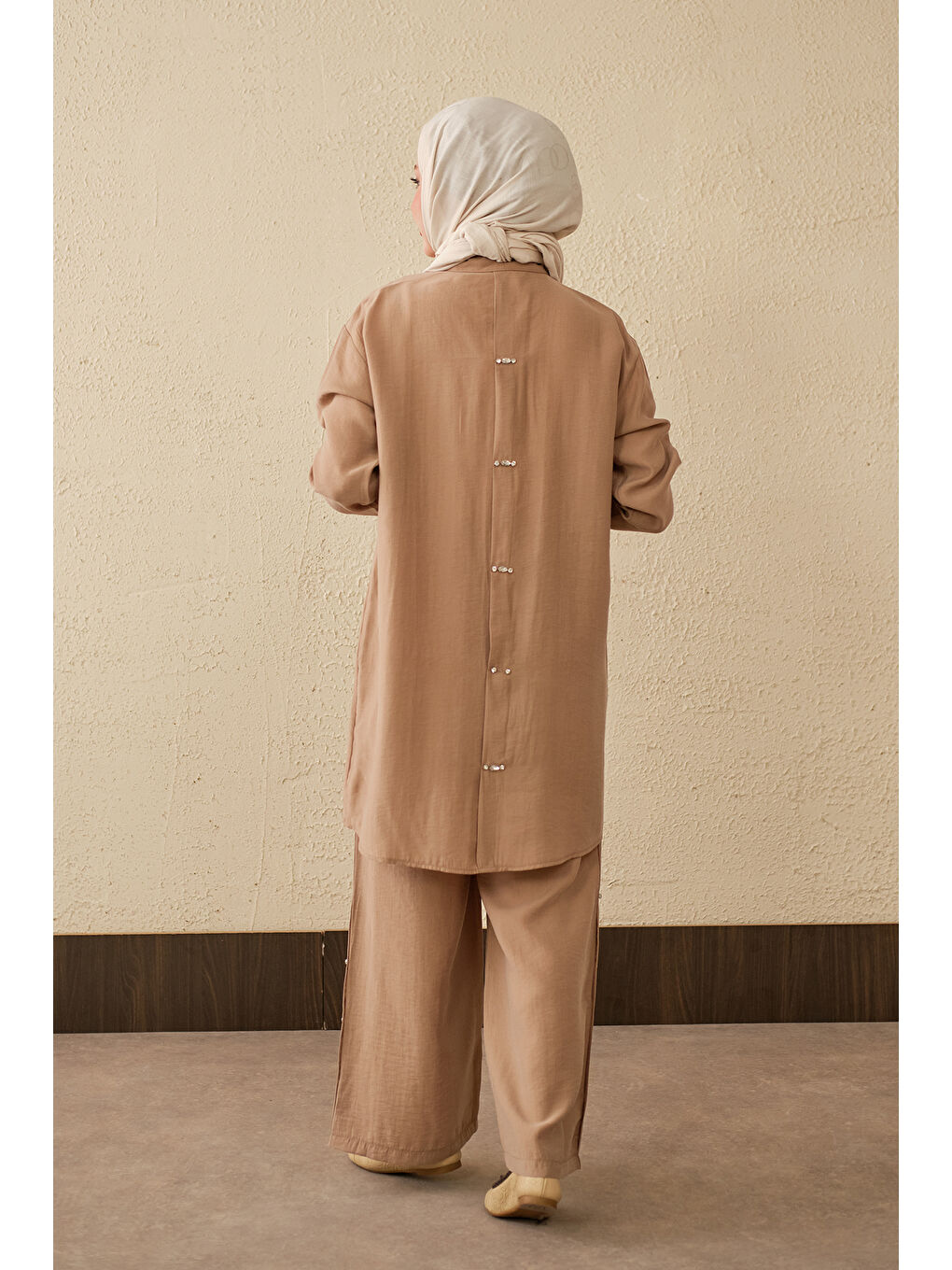 Bej Kadın Fermuarlı Ve Boncuk Detaylı Pantolonlu Takım Vizon-4