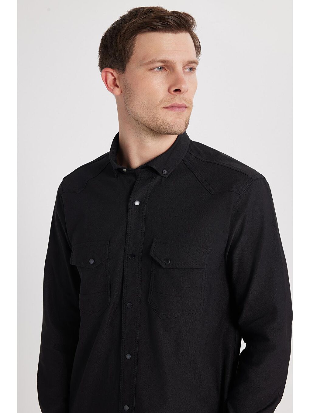 Erkek Regular Fit Rahat Kesim Çift Cepli Spor Yaka Denim Siyah Gömlek-1