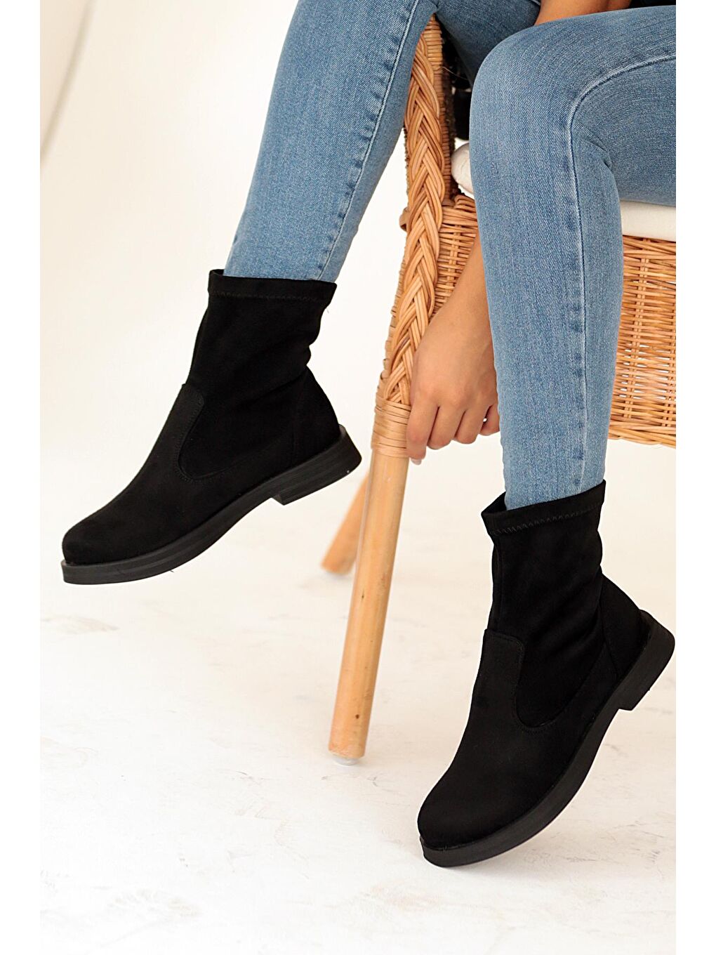 Siyah Kaymaz Taban Bilek Boy Streç Kadın Bot 020-9600-22Nubuk-1