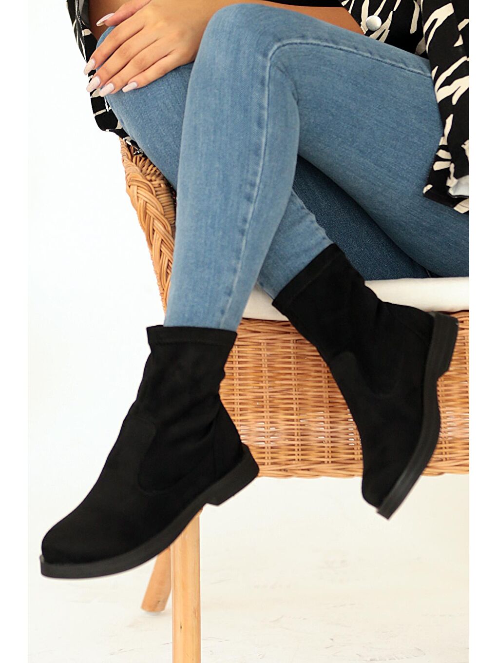 Siyah Kaymaz Taban Bilek Boy Streç Kadın Bot 020-9600-22Nubuk-2