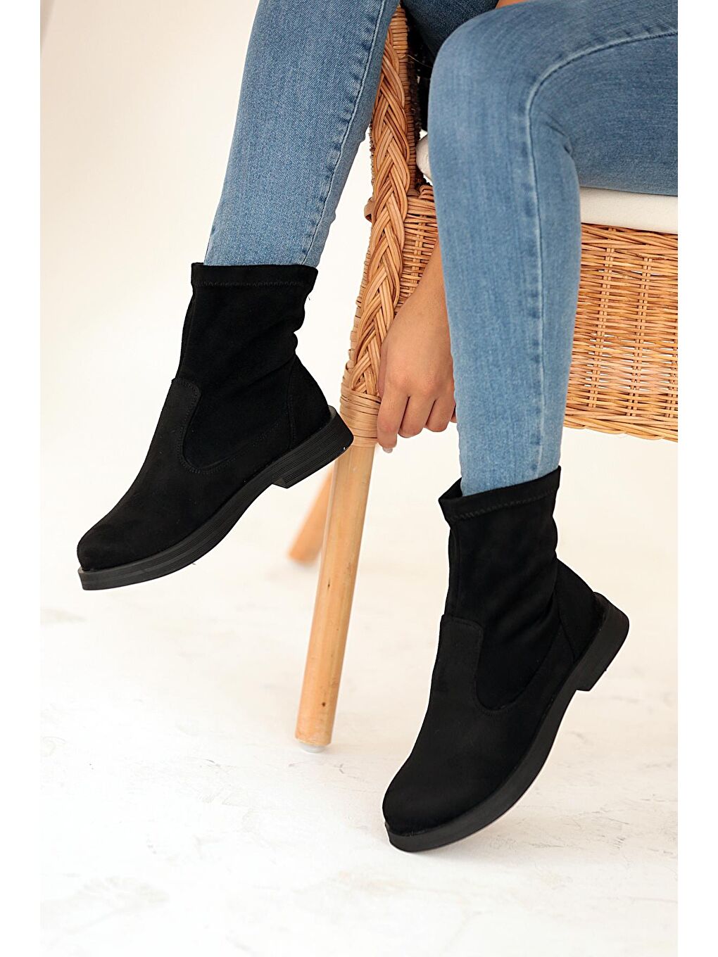 Siyah Kaymaz Taban Bilek Boy Streç Kadın Bot 020-9600-22Nubuk-3