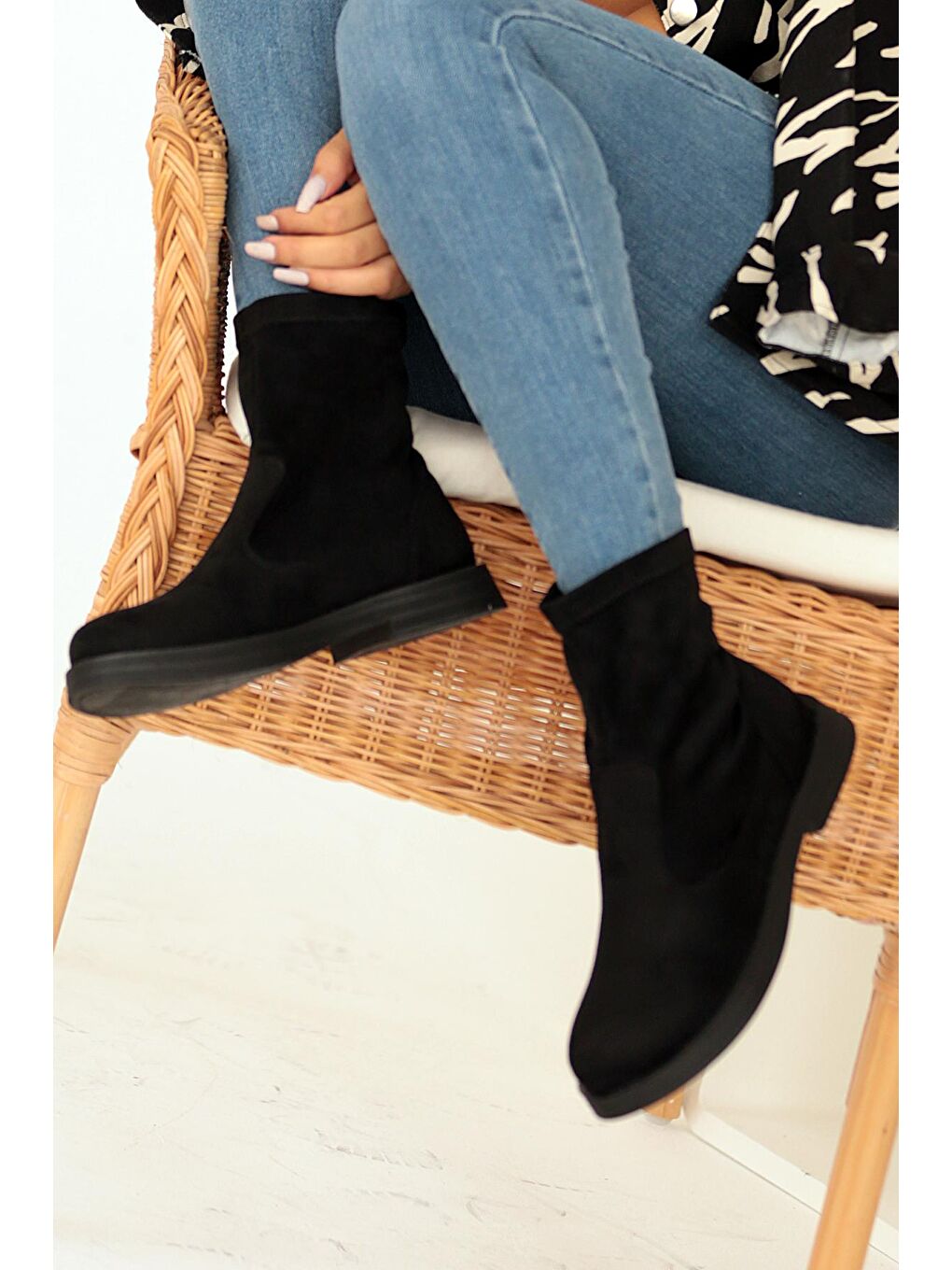Siyah Kaymaz Taban Bilek Boy Streç Kadın Bot 020-9600-22Nubuk-5