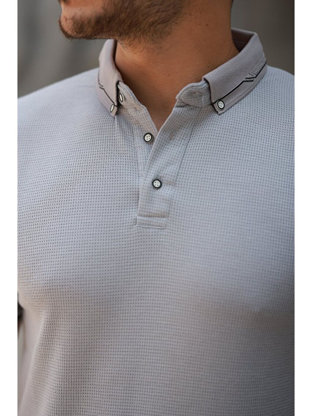 Gri Erkek Düğmeli Yaka Waffle Kumaş Kısa Kollu Tişört-2