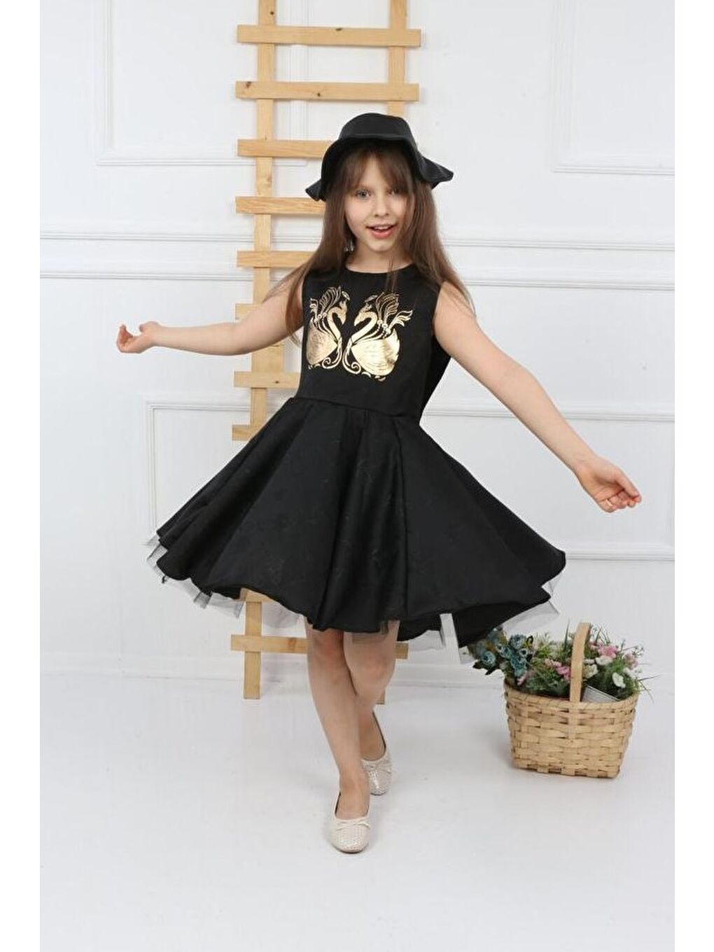 Siyah Miss Kuğu Varak Desen Şapkalı Kanatlı Kız Çocuk Elbise-3