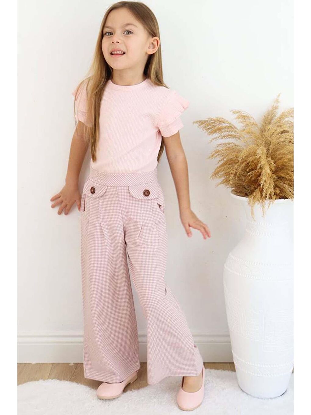 Pembe Kız Çocuk Omzu Kat Fırfırlı Bluz Fitilli Dokuma Kareli Bol Paça Pudra Pantolon Alt Üst Takım