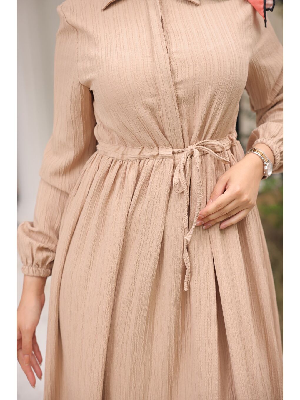 Kadın Uzun Kollu Büzgülü Tesettür Bej Uzun Elbise-3