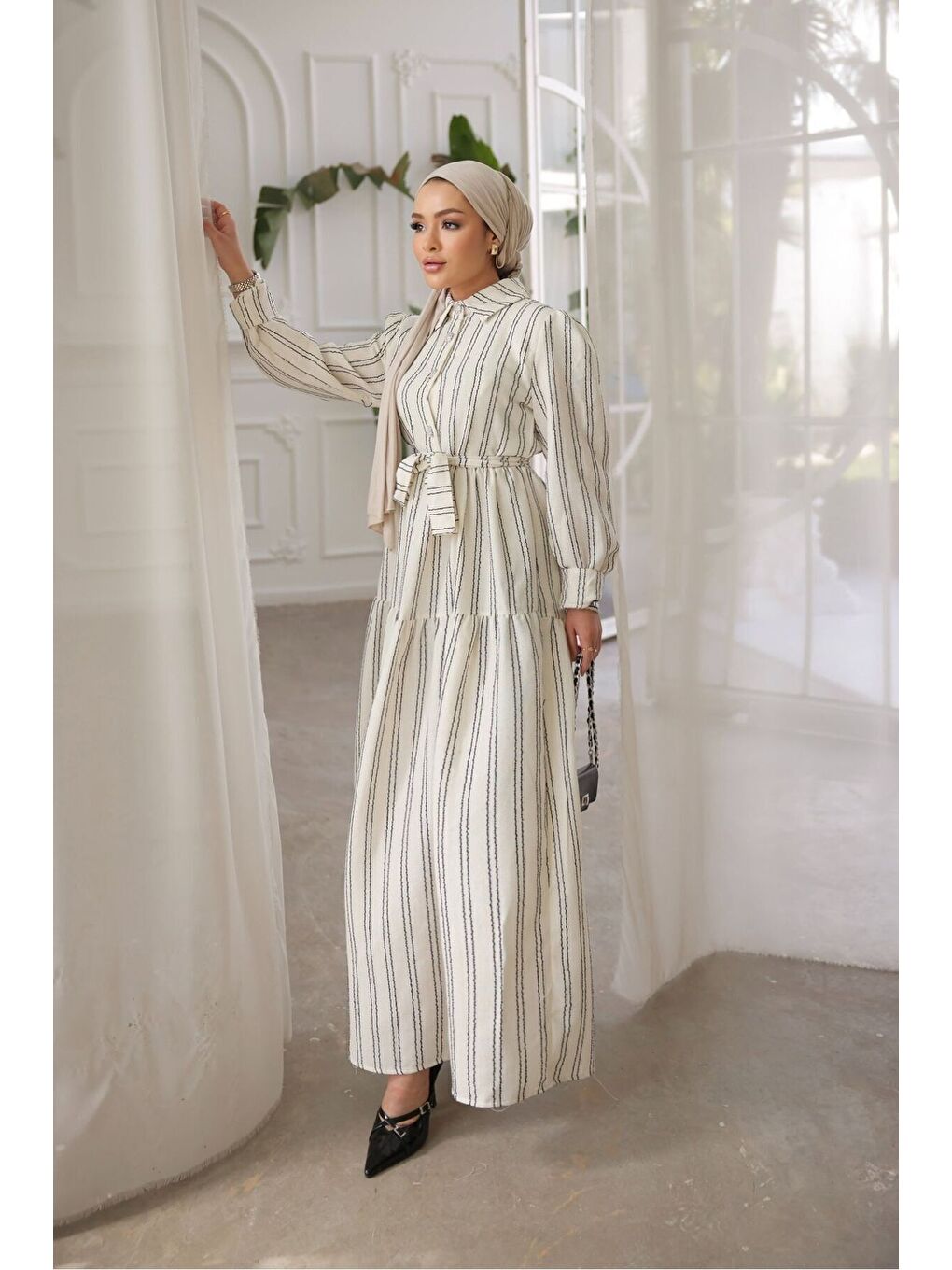 Siyah Kadın Düğmeli Salaş Çizgili Beyaz Uzun Elbise-1