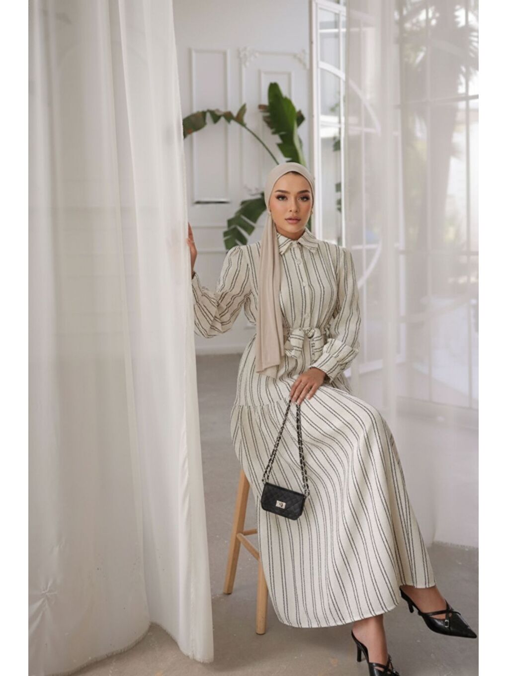 Siyah Kadın Düğmeli Salaş Çizgili Beyaz Uzun Elbise-4