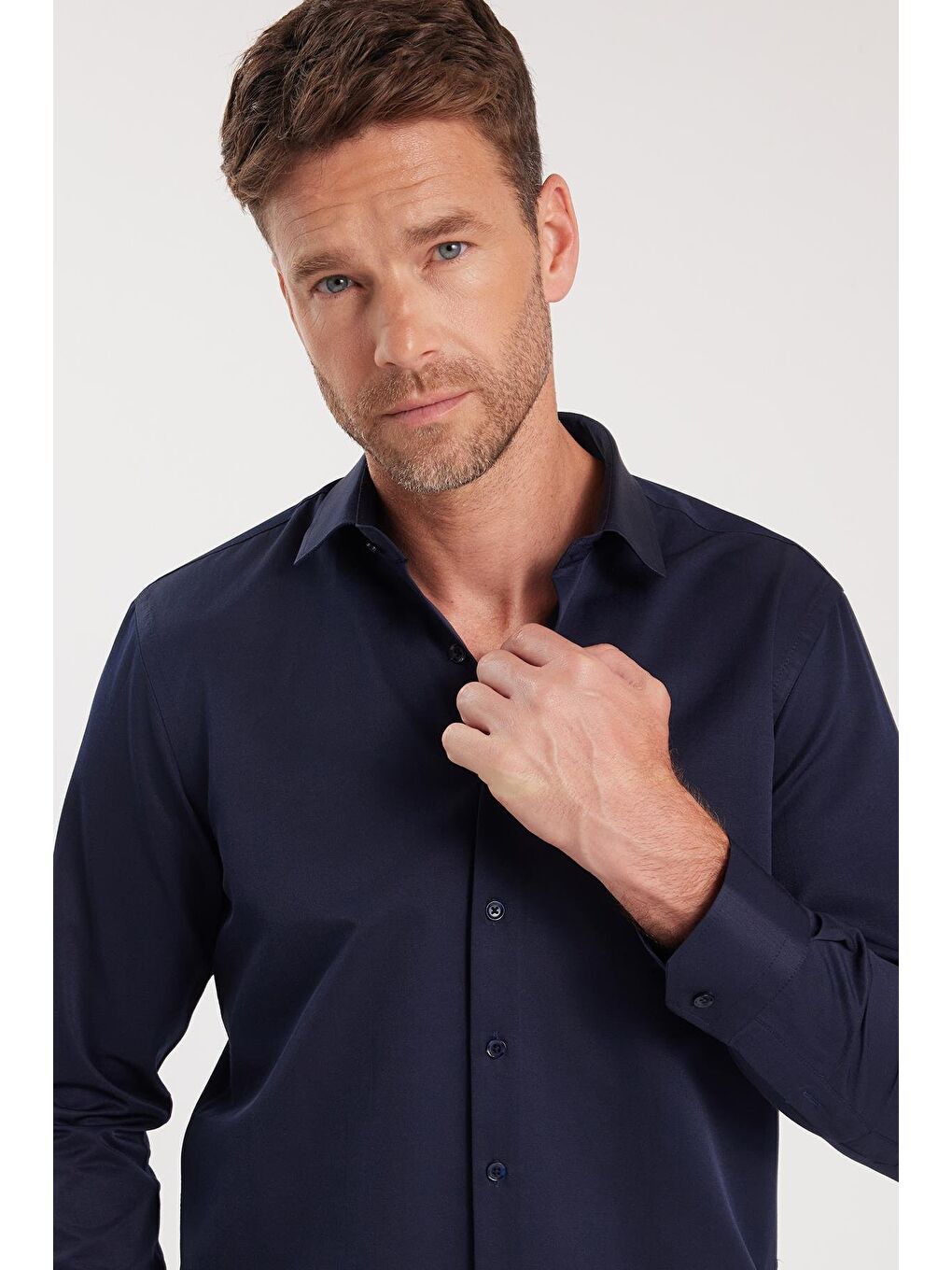 Erkek Regular Fit Klasik Kesim Pamuklu Düz Lacivert Gömlek-1