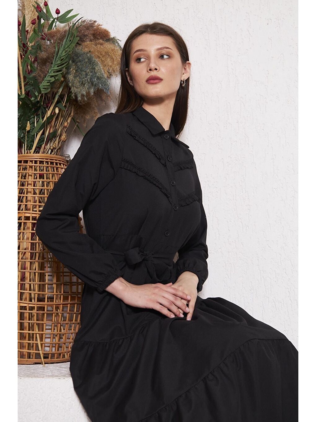 Siyah Kadın Katlı Pilise Detaylı Gömlek Yaka Elbise