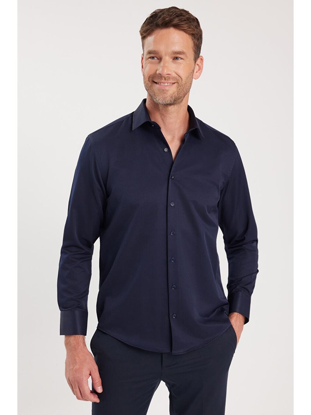 Erkek Regular Fit Klasik Kesim Pamuklu Düz Lacivert Gömlek-3