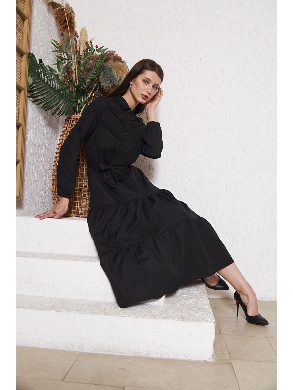 Siyah Kadın Katlı Pilise Detaylı Gömlek Yaka Elbise-3
