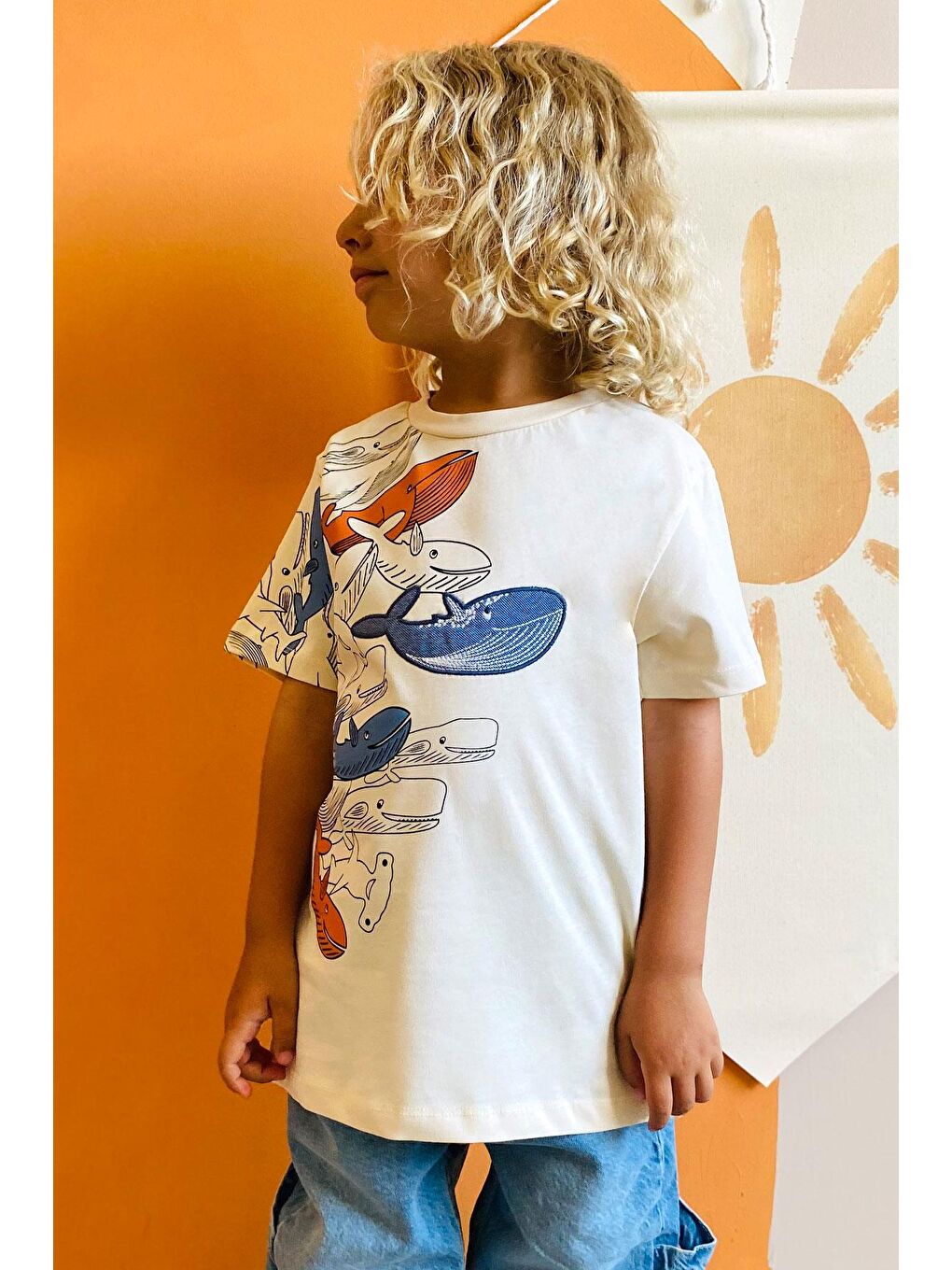 Ekru Erkek Çocuk Tişört Mavi Dünyanın Kahramanları Balinalar Krem (5-9 Yaş)-1