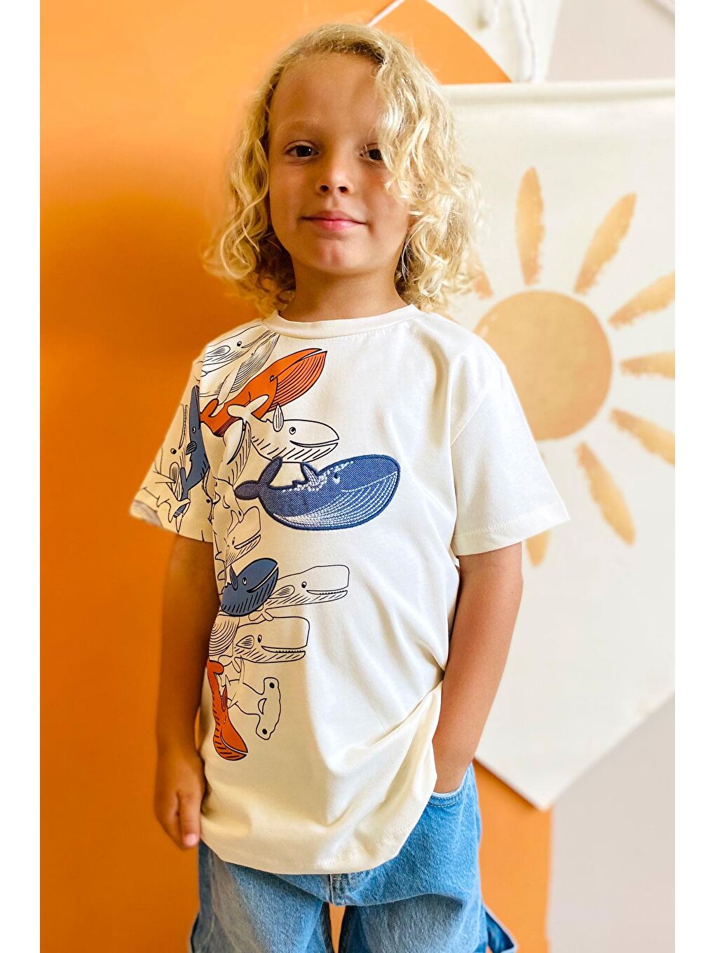Ekru Erkek Çocuk Tişört Mavi Dünyanın Kahramanları Balinalar Krem (5-9 Yaş)-2
