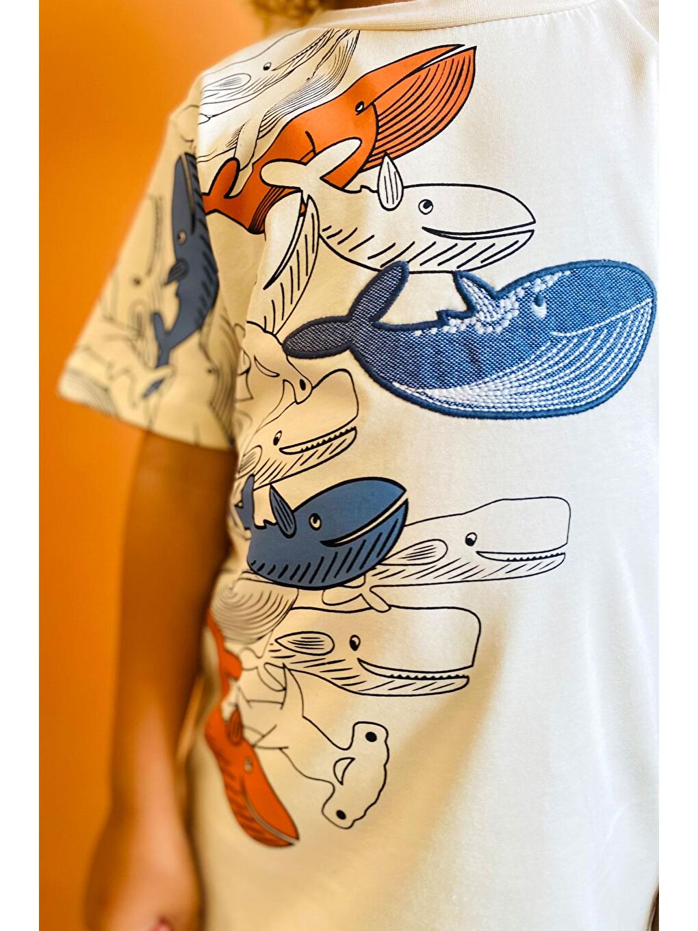 Ekru Erkek Çocuk Tişört Mavi Dünyanın Kahramanları Balinalar Krem (5-9 Yaş)-3