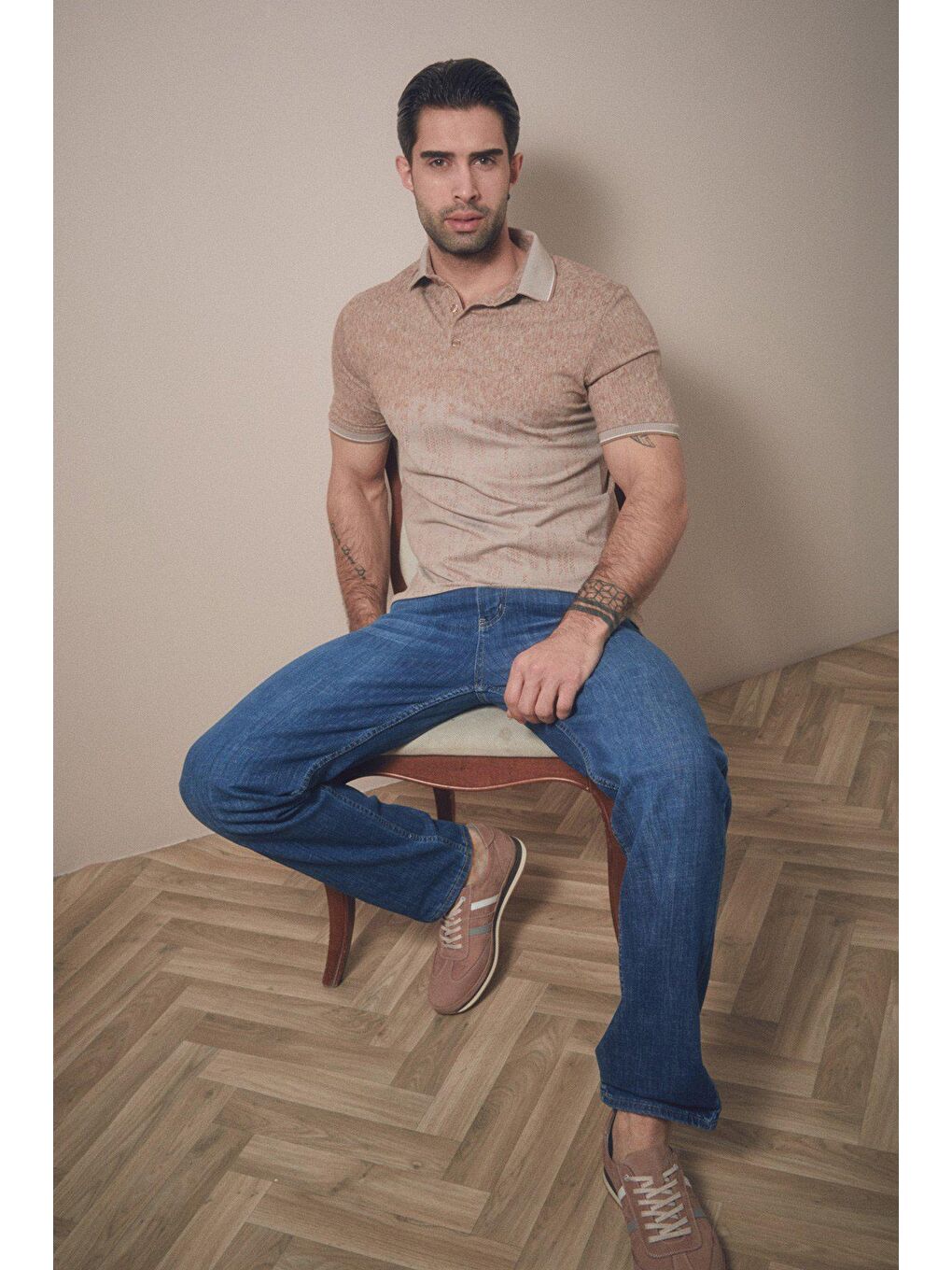 Bej Baskılı Polo Yaka Tişört